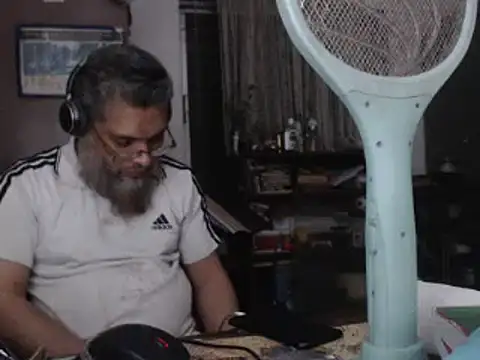 Snapshot of HOW70 chatting on February 21, 2025, 9:00 pm HOW70 online show from February 21, 2025, 9:00 pm