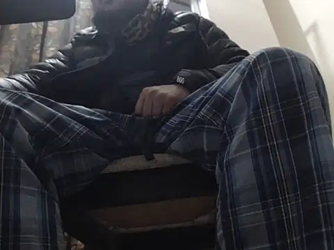 Snapshot of HOW70 chatting on January 15, 2026, 7:28 pm HOW70 online show from January 15, 2026, 7:28 pm