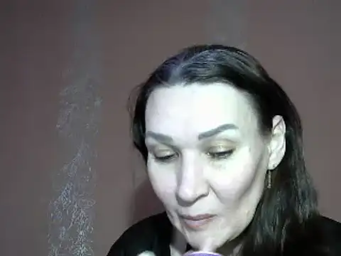 Snapshot of PrettyAndWild chatting on February 23, 2025, 9:44 am PrettyAndWild online show from February 23, 2025, 9:44 am