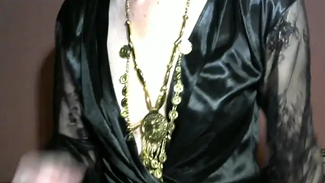 Snapshot of PrettyAndWild chatting on October 5, 2025, 4:16 pm PrettyAndWild online show from October 5, 2025, 4:16 pm