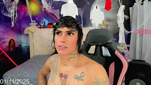 Nella Dolls online show from November 3, 2025, 2:35 am