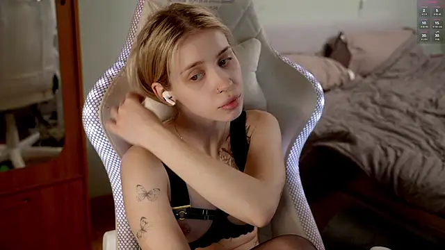 ho1yho1e online show from April 18, 2026, 7:29 pm