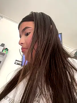 Lia sexx online show from December 5, 2025, 7:10 pm