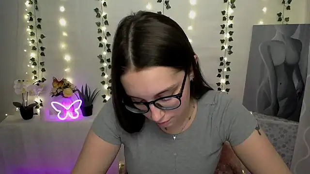 SweetPrincess  online show from February 25, 2025, 4:42 pm