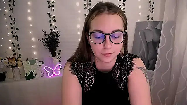 SweetPrincess  online show from September 22, 2025, 5:42 am