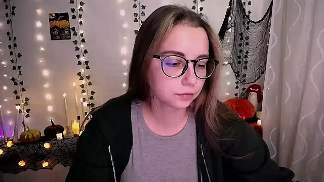 SweetPrincess  online show from October 27, 2025, 6:50 am