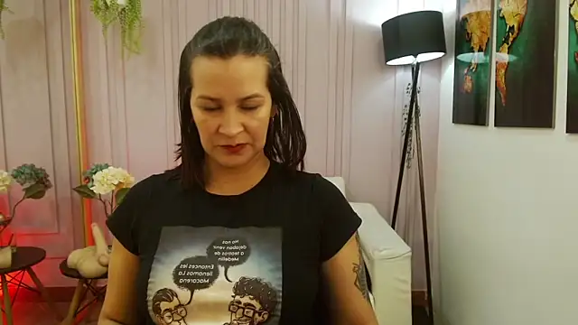 Snapshot of Britney_taylor_ chatting on December 26, 2024, 6:54 pm Britney taylor online show from December 26, 2024, 6:54 pm