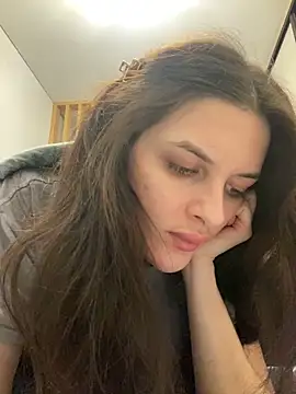 little belucci online show from February 5, 2025, 8:14 pm