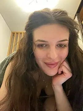 little belucci online show from February 16, 2025, 8:44 pm