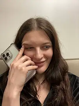 little belucci online show from March 6, 2025, 5:22 pm