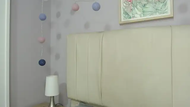 Snapshot of amy_le01 chatting on March 13, 2025, 1:29 pm amy le01 online show from March 13, 2025, 1:29 pm