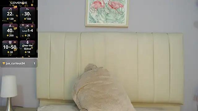 Snapshot of amy_le01 chatting on November 14, 2025, 1:43 pm amy le01 online show from November 14, 2025, 1:43 pm