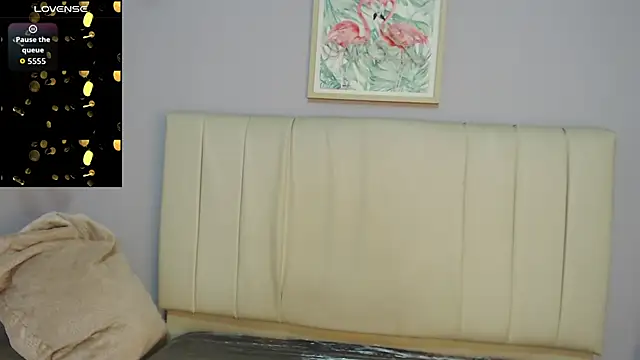 Snapshot of amy_le01 chatting on December 3, 2025, 1:42 pm amy le01 online show from December 3, 2025, 1:42 pm