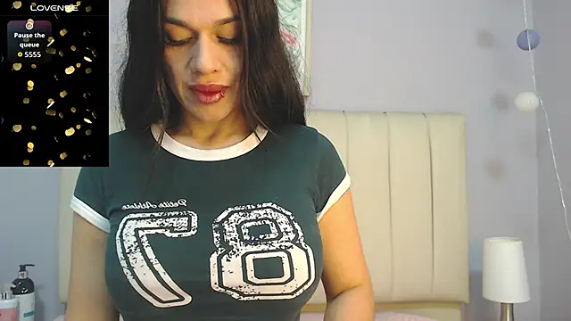 Snapshot of amy_le01 chatting on May 8, 2026, 1:49 pm amy le01 online show from May 8, 2026, 1:49 pm