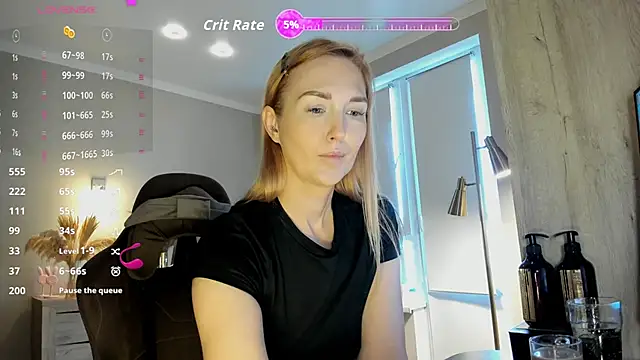 Snapshot of HotyPlays chatting on April 25, 2026, 12:30 pm HotyPlays online show from April 25, 2026, 12:30 pm