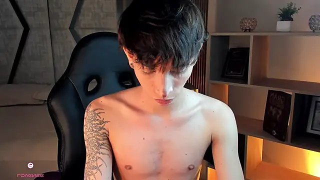 AndyWiilliams online show from April 5, 2026, 9:01 pm