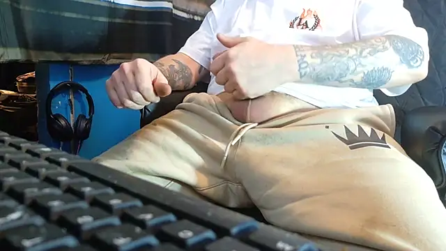 Snapshot of faded206 chatting on November 27, 2025, 3:14 pm faded206 online show from November 27, 2025, 3:14 pm