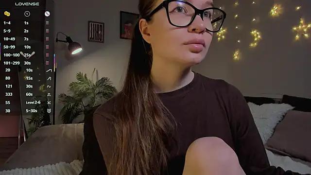 Virtual Girll online show from March 17, 2026, 7:01 am