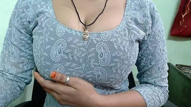 Snapshot of sweet-alia chatting on September 14, 2025, 11:53 am sweet-alia online show from September 14, 2025, 11:53 am