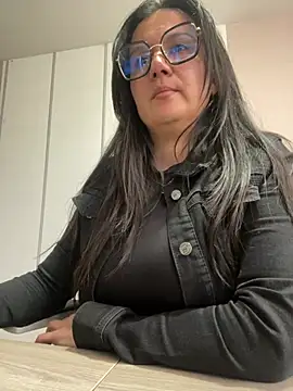 SWEETLILY18 online show from January 8, 2025, 4:22 pm