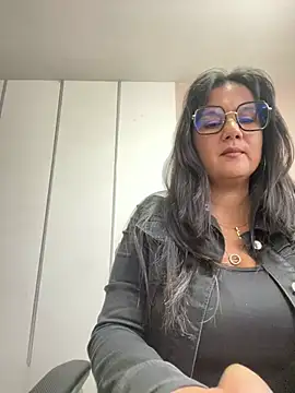 SWEETLILY18 online show from February 19, 2025, 2:34 pm