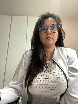 SWEETLILY18 online show from February 22, 2025, 2:30 pm