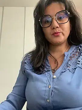 SWEETLILY18 online show from March 11, 2025, 2:51 pm