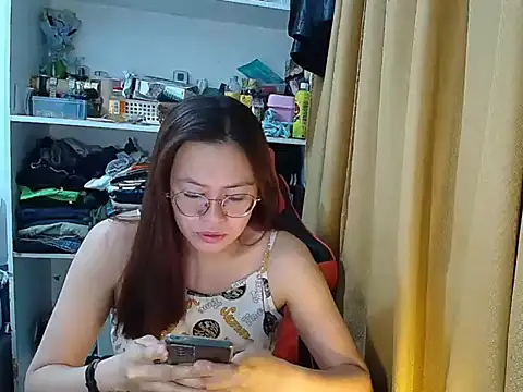 crizzybel online show from April 7, 2026, 8:20 pm