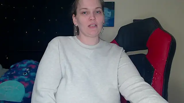 ToxicLilly online show from December 6, 2024, 12:05 pm