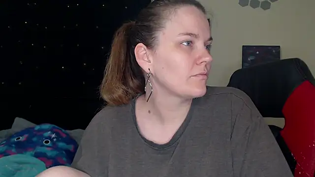 ToxicLilly online show from March 10, 2025, 10:15 am