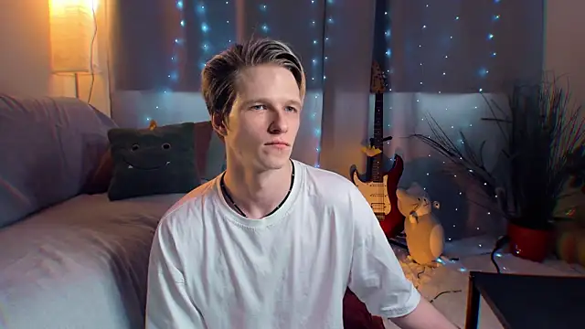 Breston Sweet online show from April 15, 2026, 6:53 am