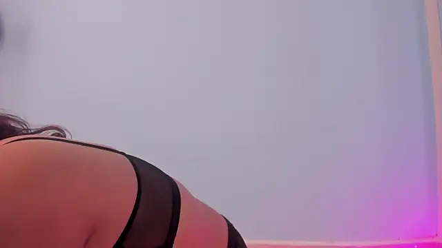 isa kiss online show from March 1, 2025, 12:34 pm