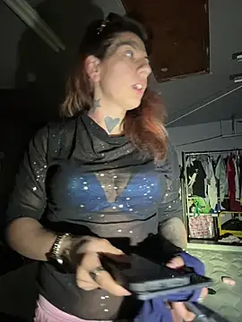 Snapshot of prettypurplep chatting on December 1, 2025, 7:24 am prettypurplep online show from December 1, 2025, 7:24 am