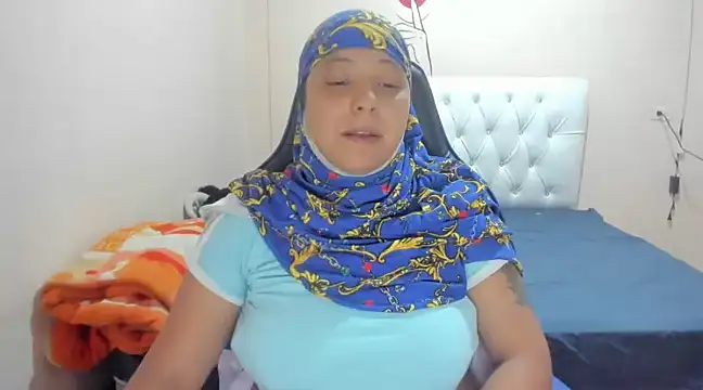 Leylafourniert online show from February 10, 2025, 11:02 pm