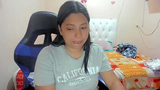 Leylafourniert online show from February 26, 2025, 9:27 pm