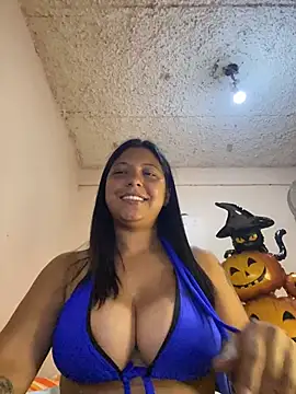 Leylafourniert online show from October 23, 2025, 8:07 pm