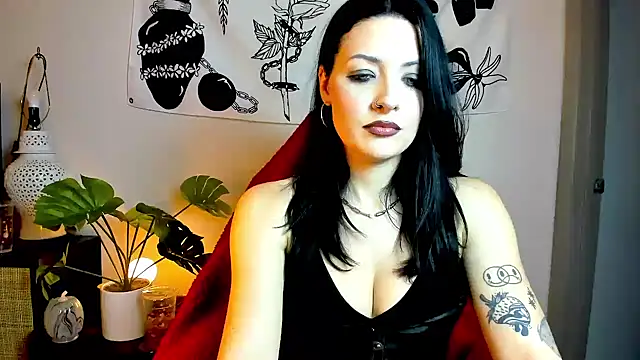 MelroseStrip online show from October 31, 2025, 10:33 pm