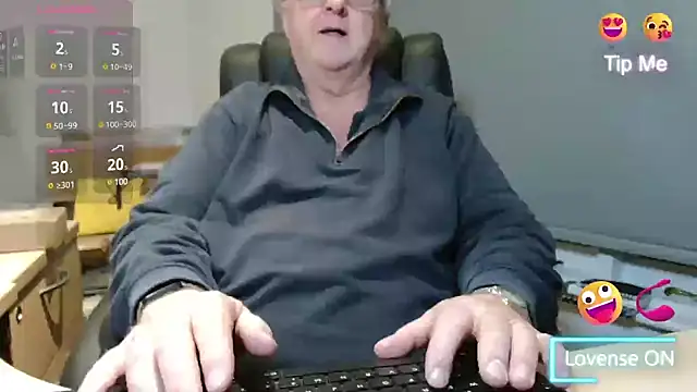 Snapshot of bigbadjon69 chatting on March 11, 2025, 4:43 am bigbadjon69 online show from March 11, 2025, 4:43 am