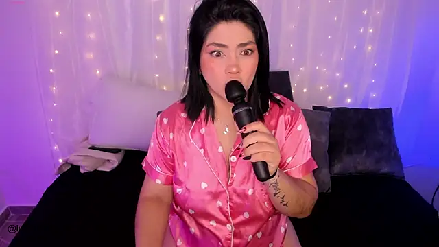 lucy26  online show from October 23, 2025, 1:38 am