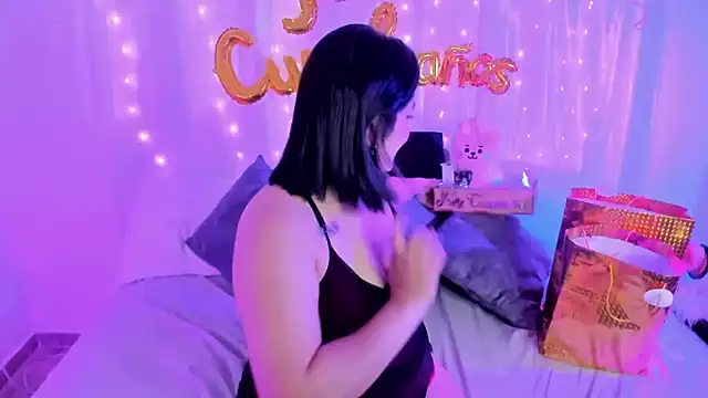 lucy26  online show from October 29, 2025, 4:04 am