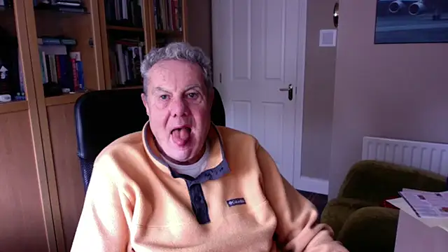 Snapshot of Oldpistolpete chatting on December 20, 2024, 12:16 pm Oldpistolpete online show from December 20, 2024, 12:16 pm