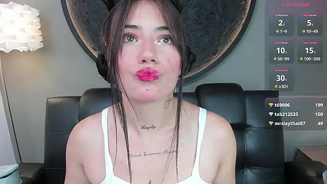 Snapshot of miss_sharlotte18 chatting on February 6, 2025, 6:13 pm miss sharlotte18 online show from February 6, 2025, 6:13 pm