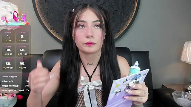 Snapshot of miss_sharlotte18 chatting on February 26, 2025, 9:16 pm miss sharlotte18 online show from February 26, 2025, 9:16 pm