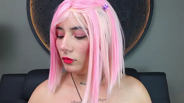 Snapshot of miss_sharlotte18 chatting on September 23, 2025, 6:11 pm miss sharlotte18 online show from September 23, 2025, 6:11 pm