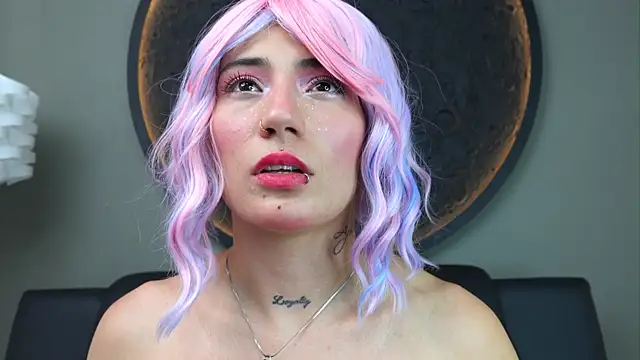 Snapshot of miss_sharlotte18 chatting on October 10, 2025, 7:02 pm miss sharlotte18 online show from October 10, 2025, 7:02 pm