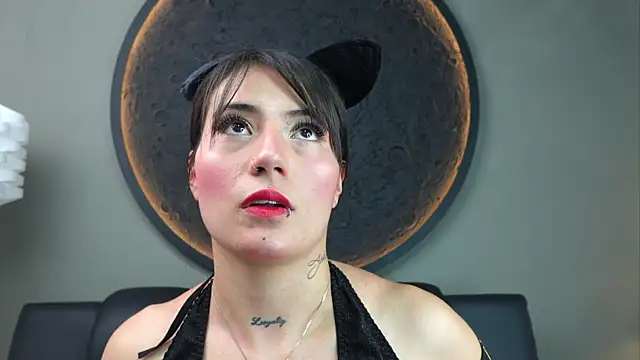 Snapshot of miss_sharlotte18 chatting on October 27, 2025, 6:01 pm miss sharlotte18 online show from October 27, 2025, 6:01 pm