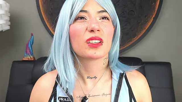 Snapshot of miss_sharlotte18 chatting on November 19, 2025, 6:08 pm miss sharlotte18 online show from November 19, 2025, 6:08 pm