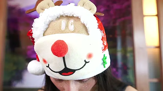 Snapshot of miss_sharlotte18 chatting on December 15, 2025, 6:12 pm miss sharlotte18 online show from December 15, 2025, 6:12 pm