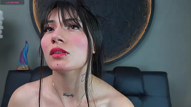 Snapshot of miss_sharlotte18 chatting on December 19, 2025, 6:26 pm miss sharlotte18 online show from December 19, 2025, 6:26 pm