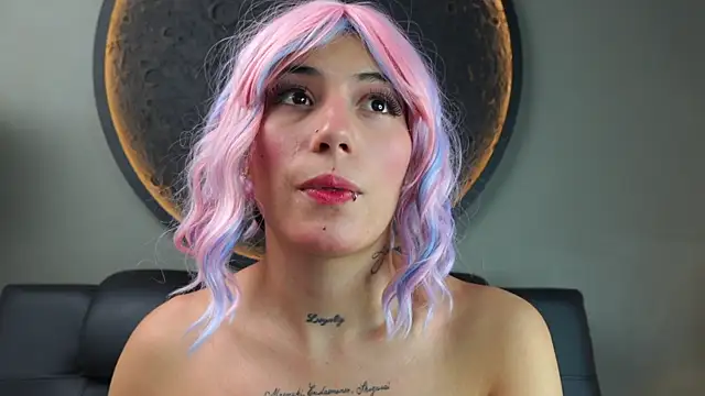 Snapshot of miss_sharlotte18 chatting on February 4, 2026, 6:03 pm miss sharlotte18 online show from February 4, 2026, 6:03 pm